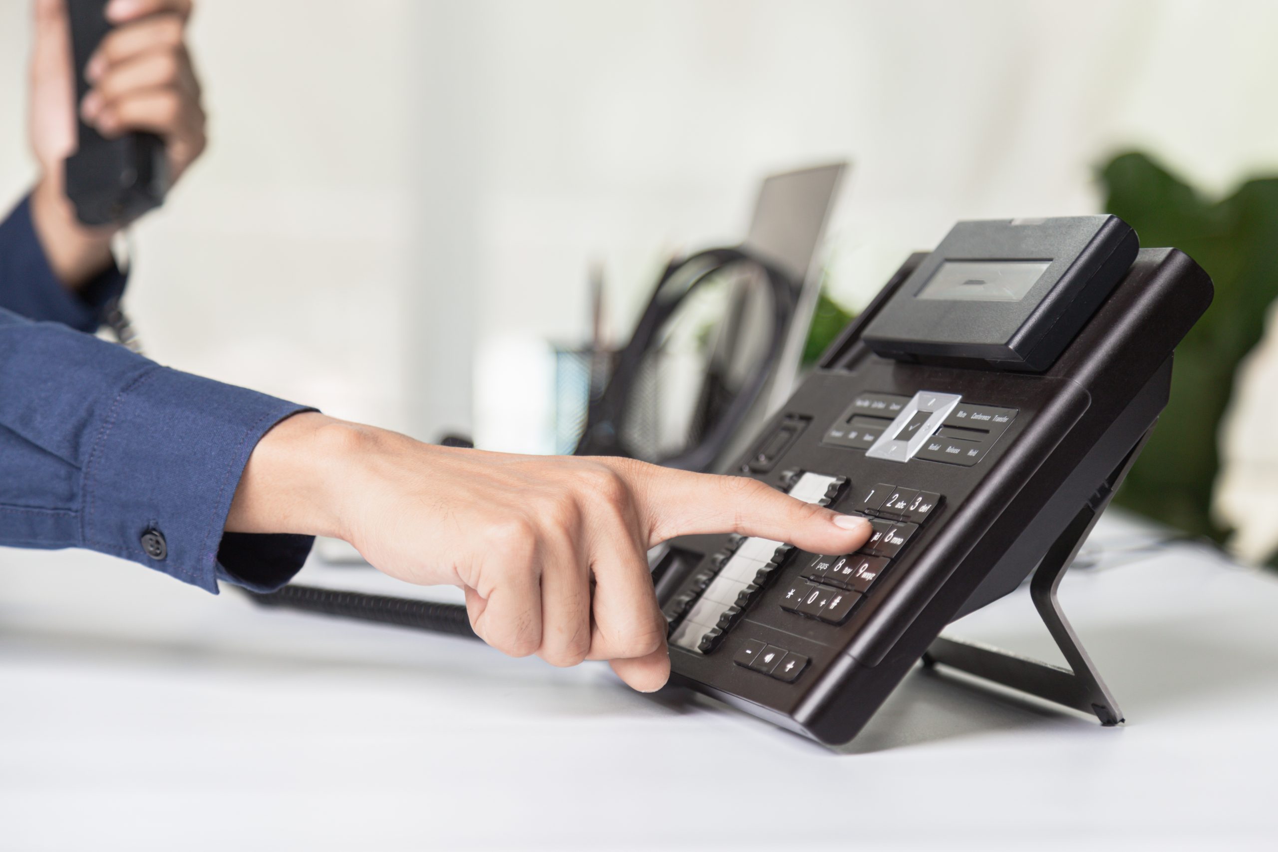 プレディクティブコールとは？架電効率を向上させる仕組みを解説 | IVR